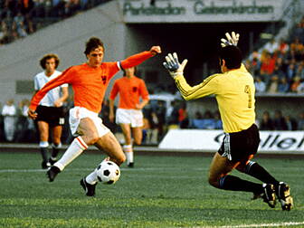 How Cruyff became more of an &...